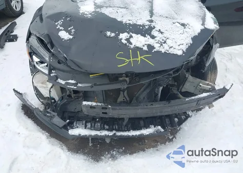 2016 Nissan Sentra Sr z USA, uszkodzony, nr VIN 3N1AB7AP8GY245313